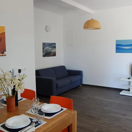 Apartamento Cheerful In With Roof Terrace Veli Rat