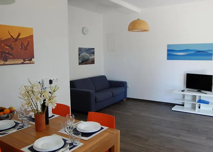 Appartement In Near Beaches Veli Rat