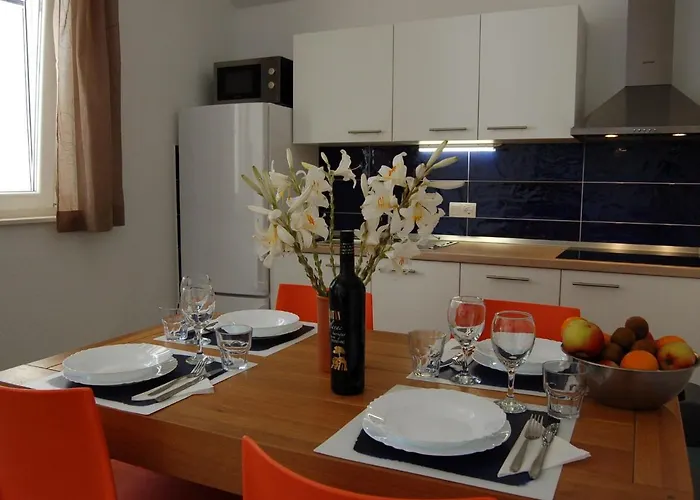 In Near Beaches Apartment *